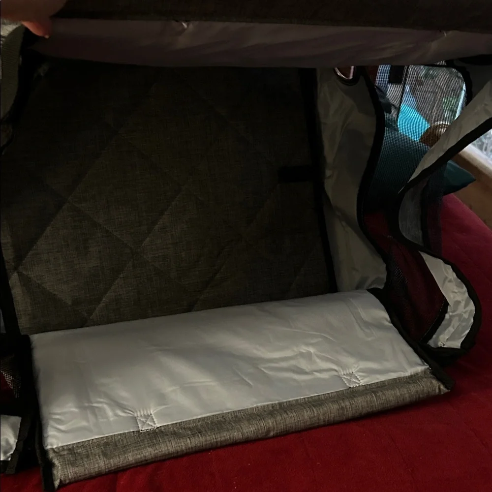 Gray Quilted Pet safety Car Seat